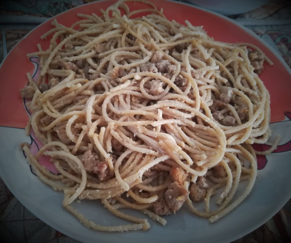 Esparguete à Carbonara receita vegan/vegetariana